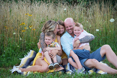 How To Pick A Picture-Perfect Holiday Card Photo