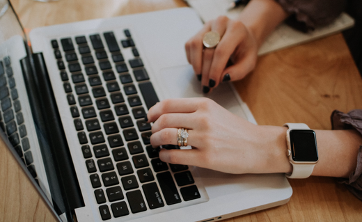 6 Tips for Black Friday Shopping Online - hands typing on laptop