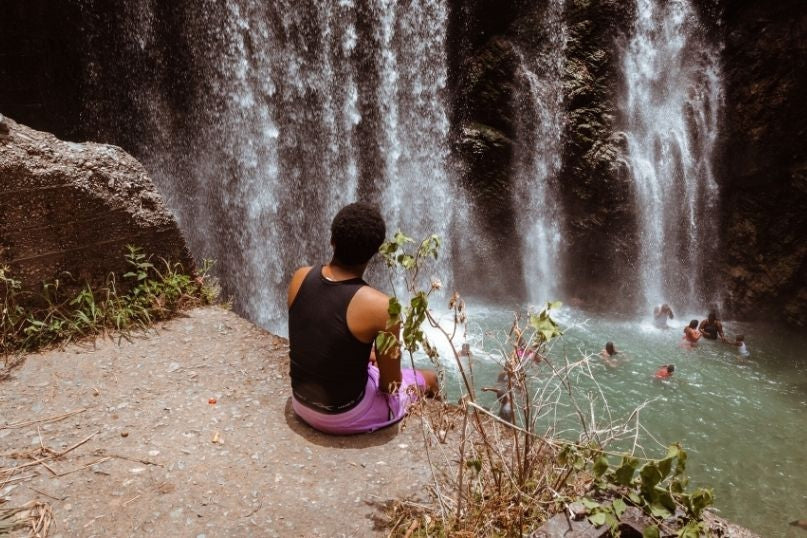 Perfect Travel Photos: Poses, Lighting, & Other Tips