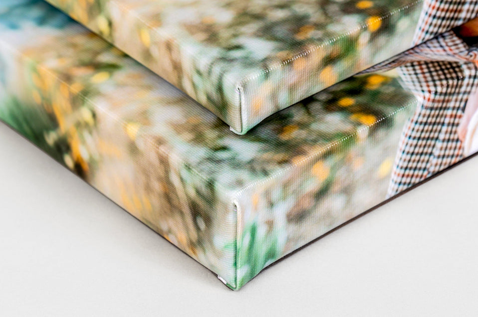 Close up corner detail of Classic Canvas, showing the tightly wrapped corners.